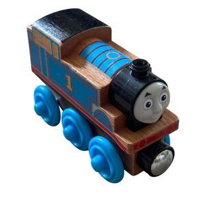 Thomas & Friends Wooden Railway Thomas FHM16 Wooden Engine 2012